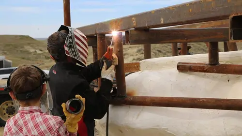 Dino Hunters La malédiction du carnivore