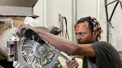 Dirty Jobs Pisciniste et recycleur de savon en streaming