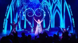 Disneyland Paris : dans les coulisses des plus grands shows !