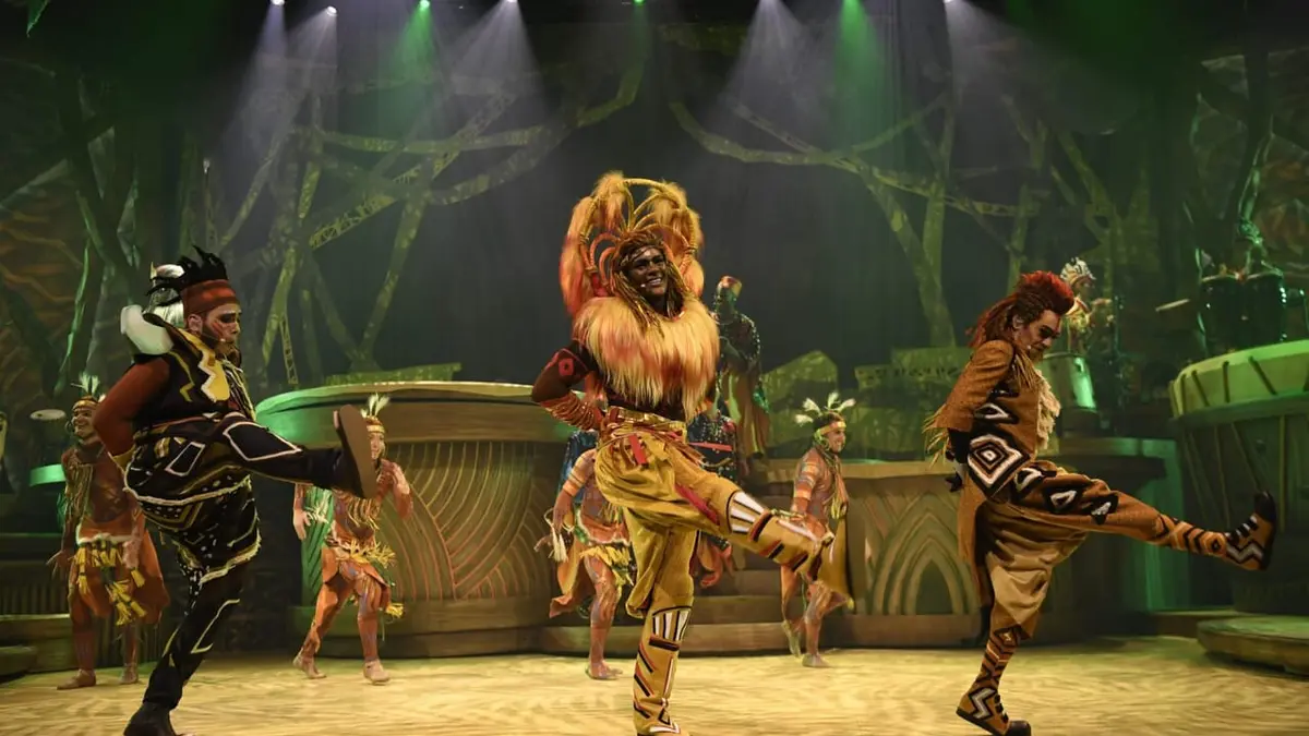 Disneyland Paris : dans les coulisses des plus grands shows !