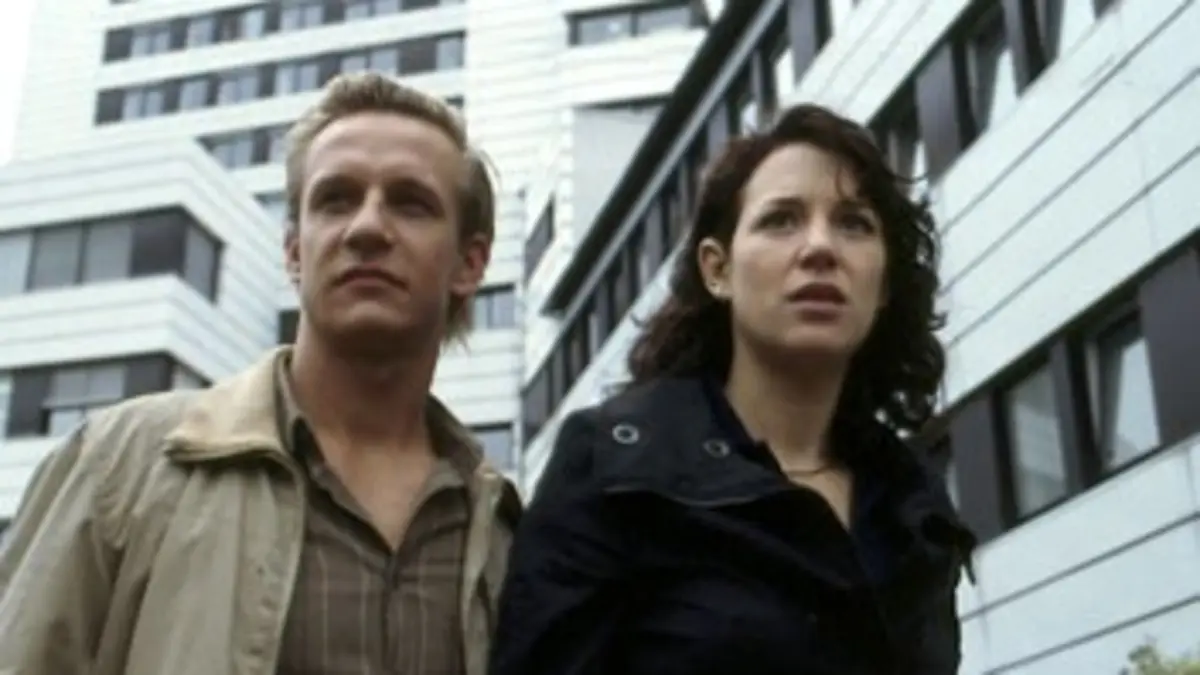 Division Criminelle S02E03 Un piège aux cheveux blonds