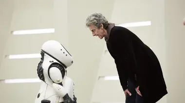 Doctor Who S10E02 Souriez