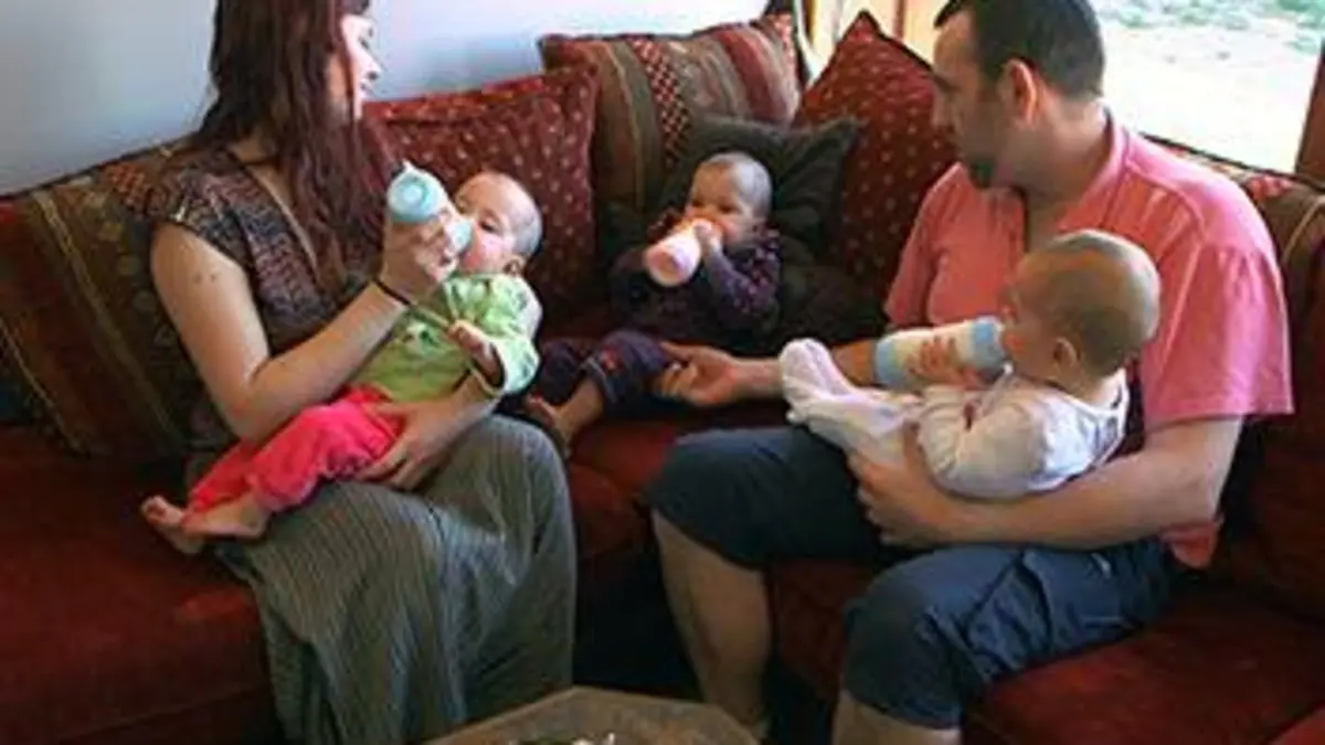 Documentaires AB3 Jumeaux, triplés, quadruplés : quand ma famille devient XXL