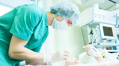 Urgences pédiatriques : leur métier, sauver nos enfants