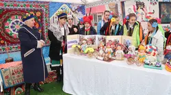 Documentaires AB3 E44 Incroyables mariages gitans : Strass, paillettes et traditions