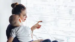 Documentaires AB3 De 15 à 17 ans : le défi des mamans ados