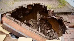 Dolines, au bord du gouffre S01E06 Zones à risque