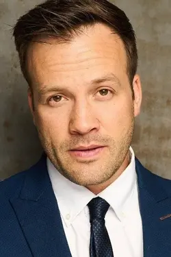 Photo Dominic Leeder