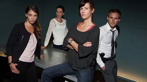 Dos au mur S01E01 Sous le vernis