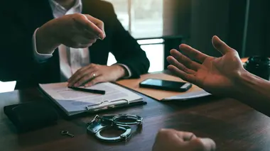 Affaire Karine Esquivillon : Mythomane et manipulateur, un mari pas si parfait ?