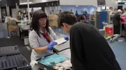 Douanes sous haute surveillance Des cachotiers pas comme les autres