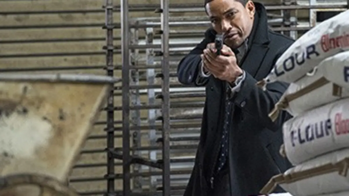 Double jeu S01E07 Cartes sur table