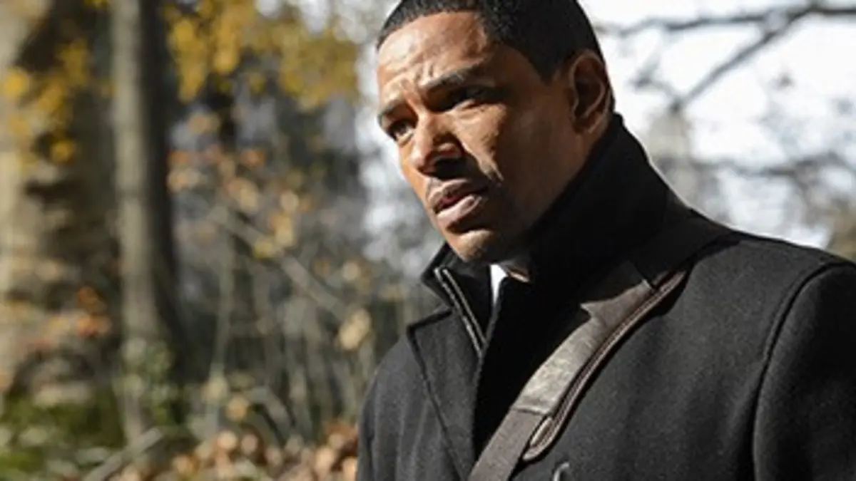 Double jeu S01E09 Les amis d'hier...