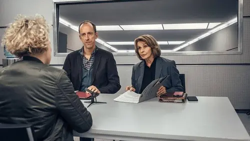 Double jeu S01E30 Le dernier rapport d'Eva