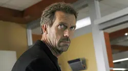 Dr House  S01E01 Les symptômes de Rebecca Adler