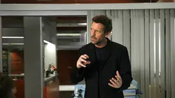 Dr House S02E23 De père inconnu