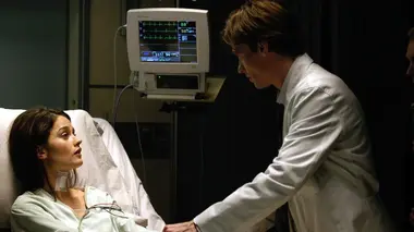 Dr House S01E01 Les symptômes de Rebecca Adler