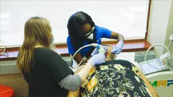 Dr Mercy : dermato au grand cœur