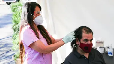 Dr Pimple Popper S04E05 Kystes en folie