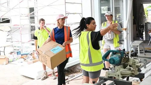 Dream Home Australië QLD: Round 1 Renovations Underway