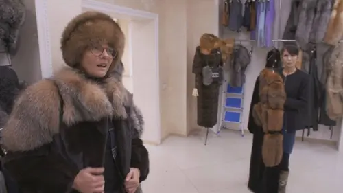 Drôles de villes pour une rencontre S04E02 Grindavik