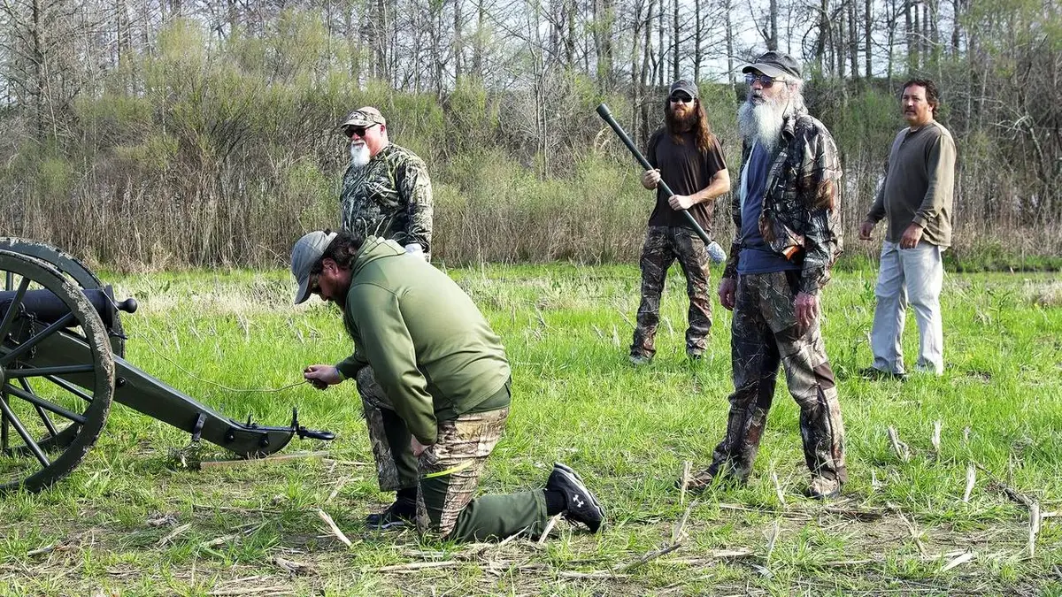 Duck Dynasty S08E07 Enterrement de vie de Redneck