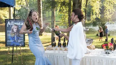 Dynastie S01E05 Femme de l'année
