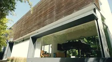 A contre-courant, une maison à Los Angeles, Etats-Unis