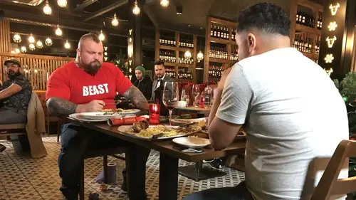 Eddie Eats Christmas Strongman vs Amérique Latine