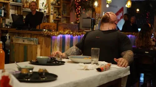 Eddie Eats Christmas Strongman VS Jamaïque