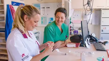 Een Echte Job: Vroedvrouw An