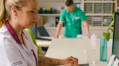 Een Echte Job: Vroedvrouw An