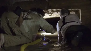 Egypte : chasseurs de tombes