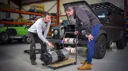 Electric Classic Car S01E06 Land Rover électrique : un mastodonte écologique