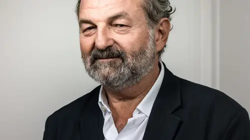 Elémentaire S01E06 La fin des paysans ?