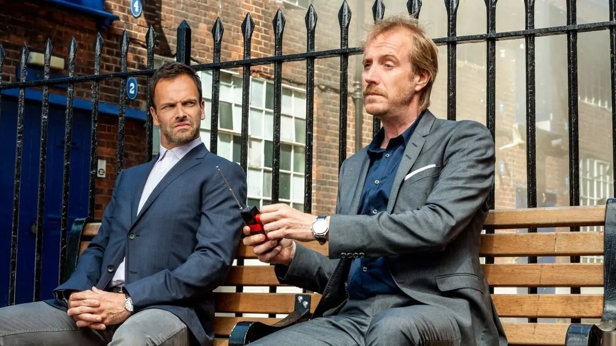 Elementary S02E01 London Calling