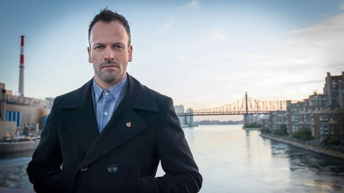 Elementary S02E09 Le prédateur