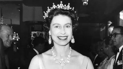 Casting Elizabeth II Le début de règne