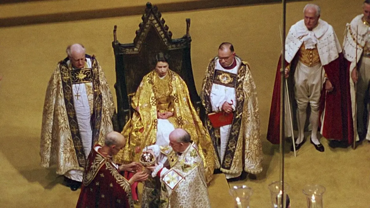 Elizabeth II, histoire d'un couronnement