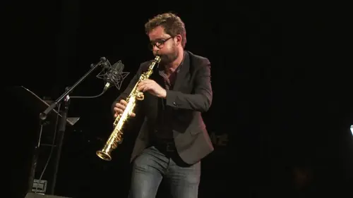 Casting Emile Parisien Quintet invite Theo Croker