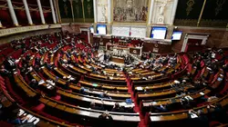 Emission spéciale : arrivée des députés à l'Assemblée nationale