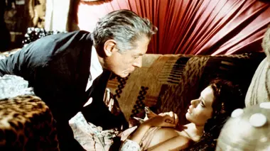 "Emmanuelle" : la plus longue caresse du cinéma français