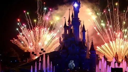 En attendant Noël : une année incroyable à Disneyland