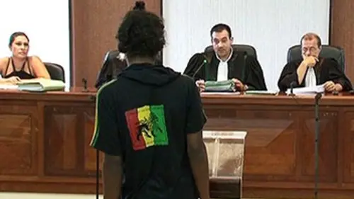 En direct du tribunal