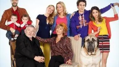 En famille S01E61 Demi-dieux du stade. - Amis amis. - Charity business
