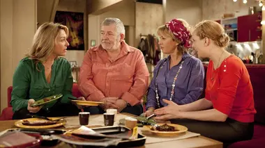 En famille S04E75 Faites entrer l'accusé / L'apologie de Roxane