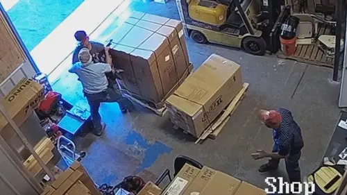 En flagrant délit Main basse