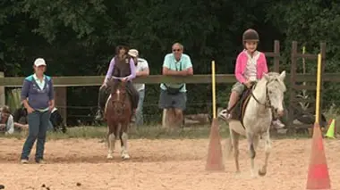 L'enseignant d'équitation