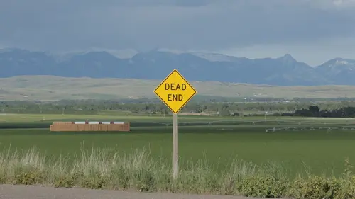 En territoire inconnu La conspiration