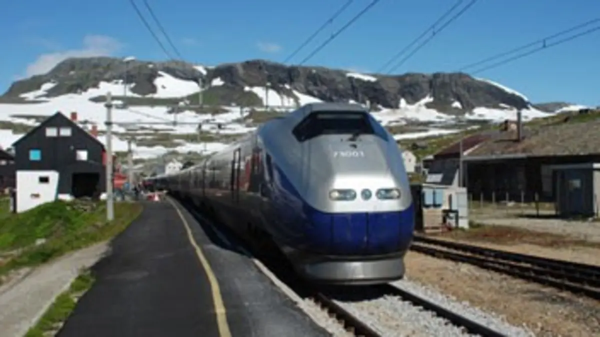 Un train à travers La Finlande